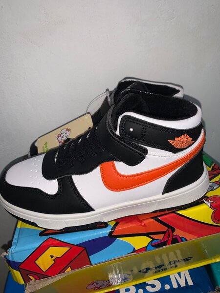 Kike sneakers