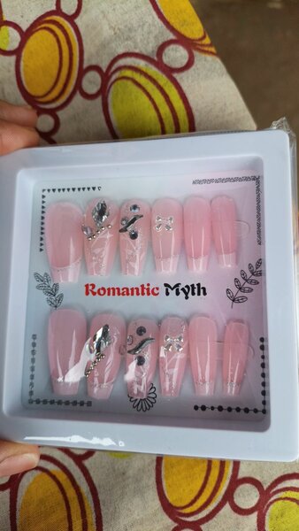 Ongles Press-On Romantiques