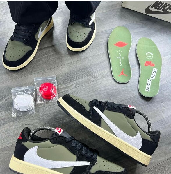 AIR JORDAN 1