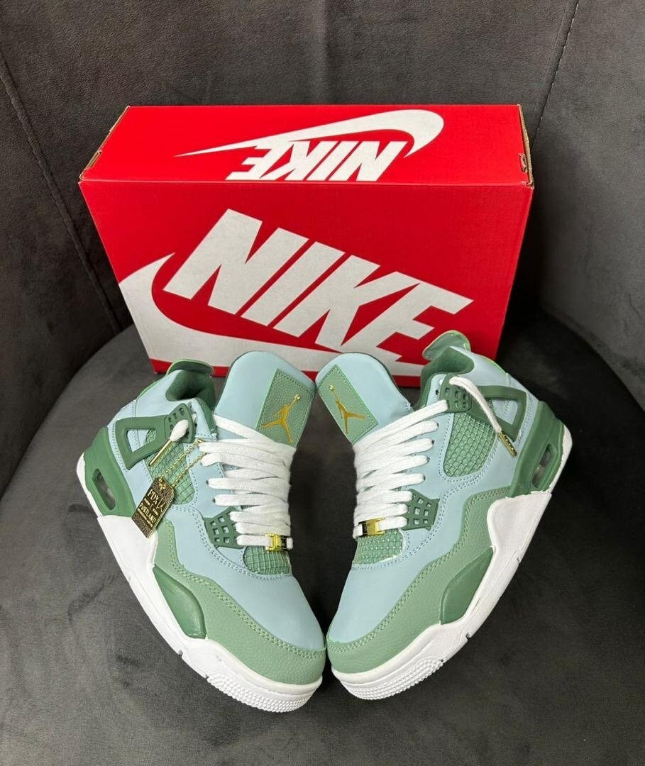 AIR JORDAN 4