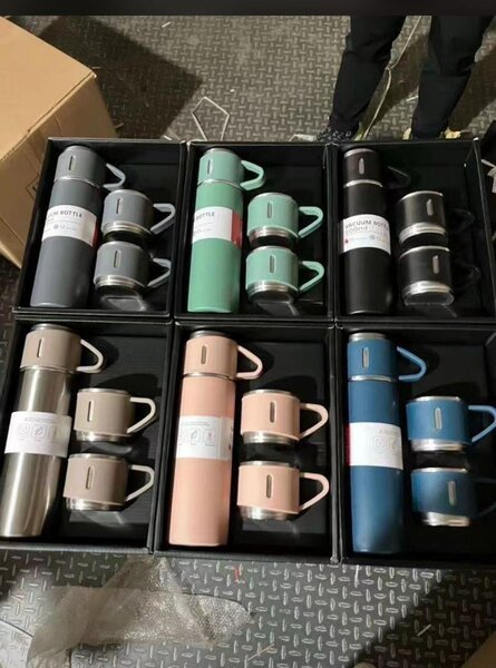 Vacuum flask set