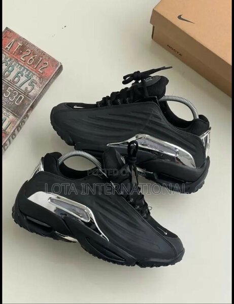 NIKE NOCTA