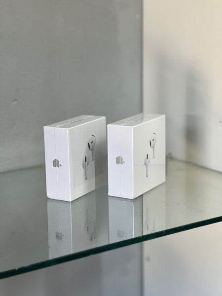 AirPods 4