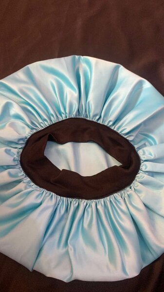 Bonnet with band