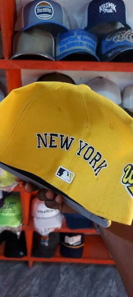Casquettes neuves