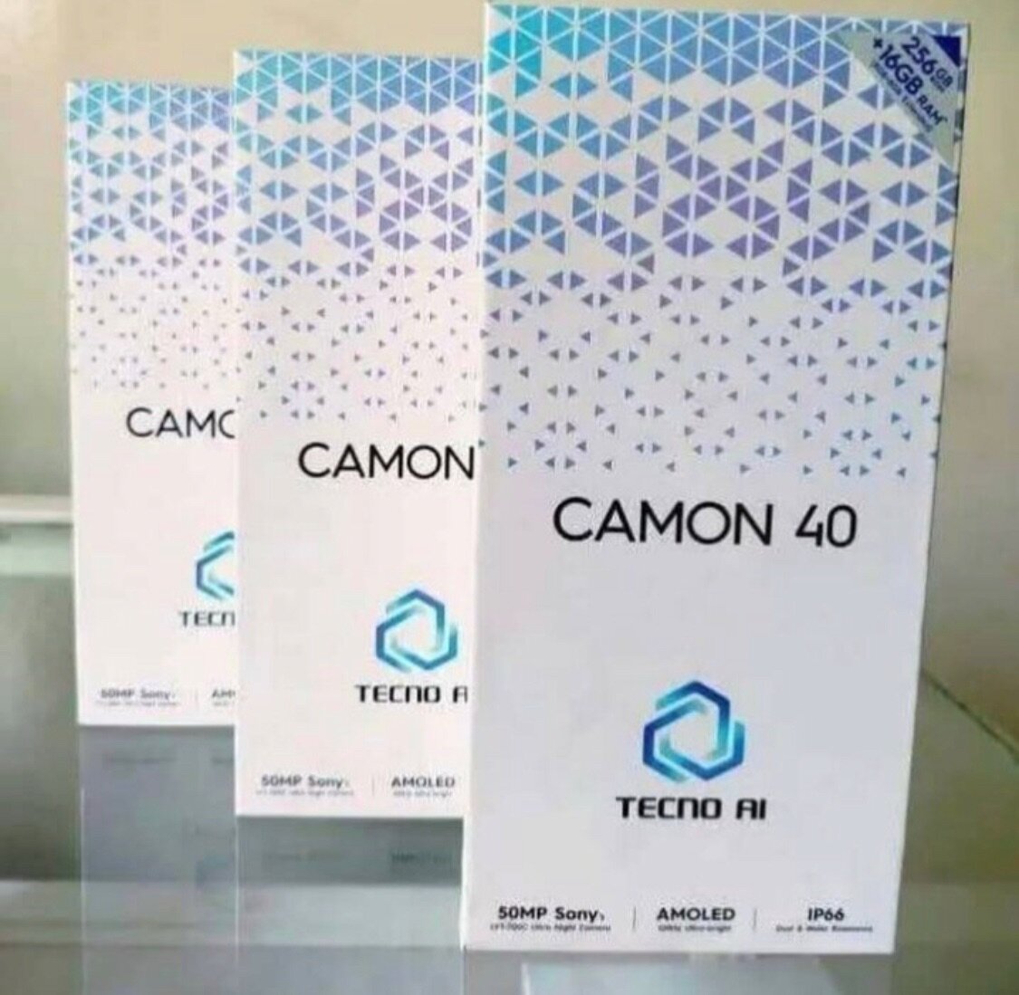 Smartphone Tecno AI Camon 40