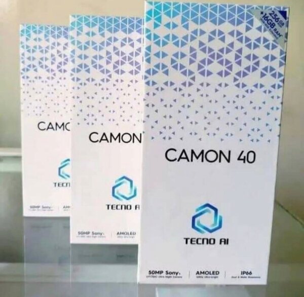 Smartphone Tecno AI Camon 40