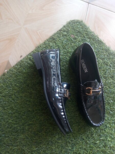 Dressing shoes
