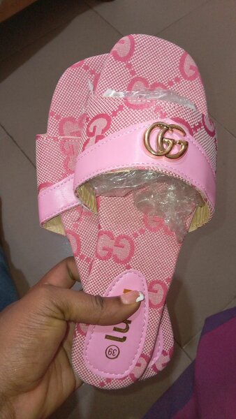 Ladies slippers