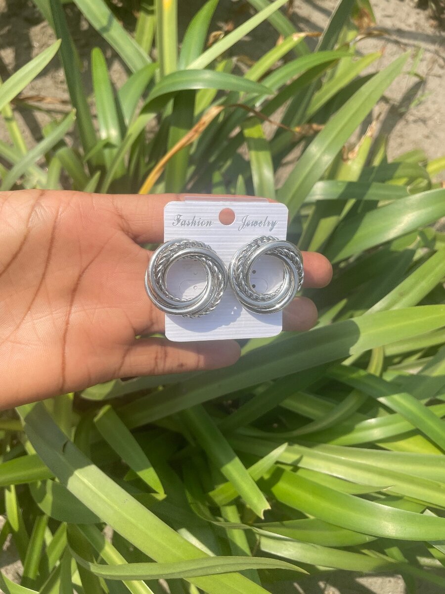 Precious Jewelries