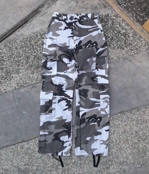 Ladies carmon wear