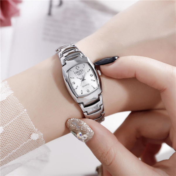ORUSS montre des femmes