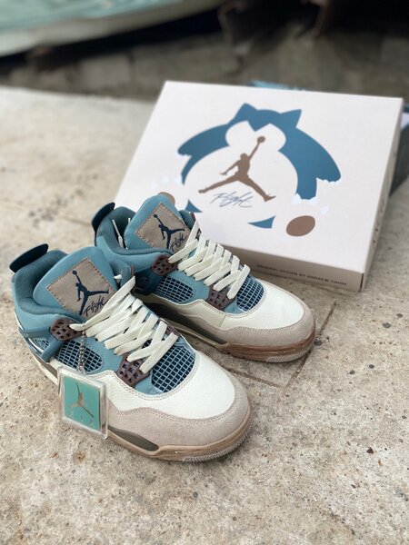 Retro Jordan 4