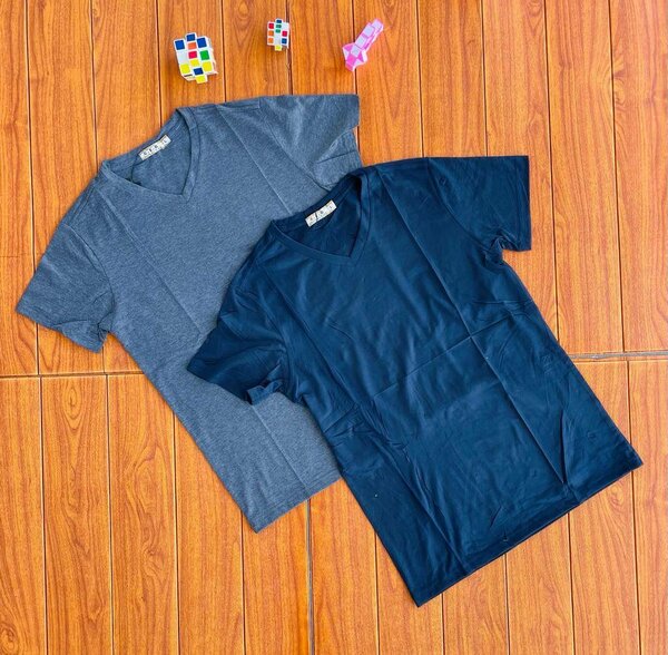 V-NECK T-SHIRT
