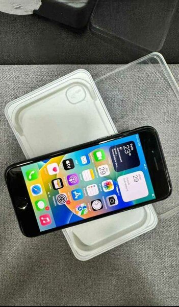 iPhone 8simple noir 65GB