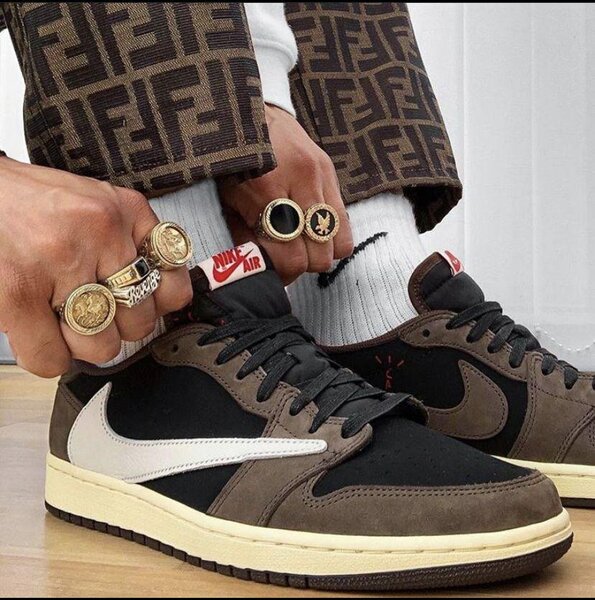 Air Jordan 1 low travis scott