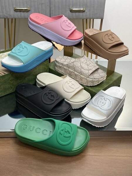 Women's slippers