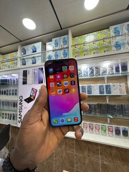 iPhone 12 simple