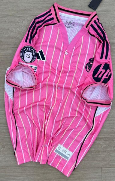 Maillots de football de club