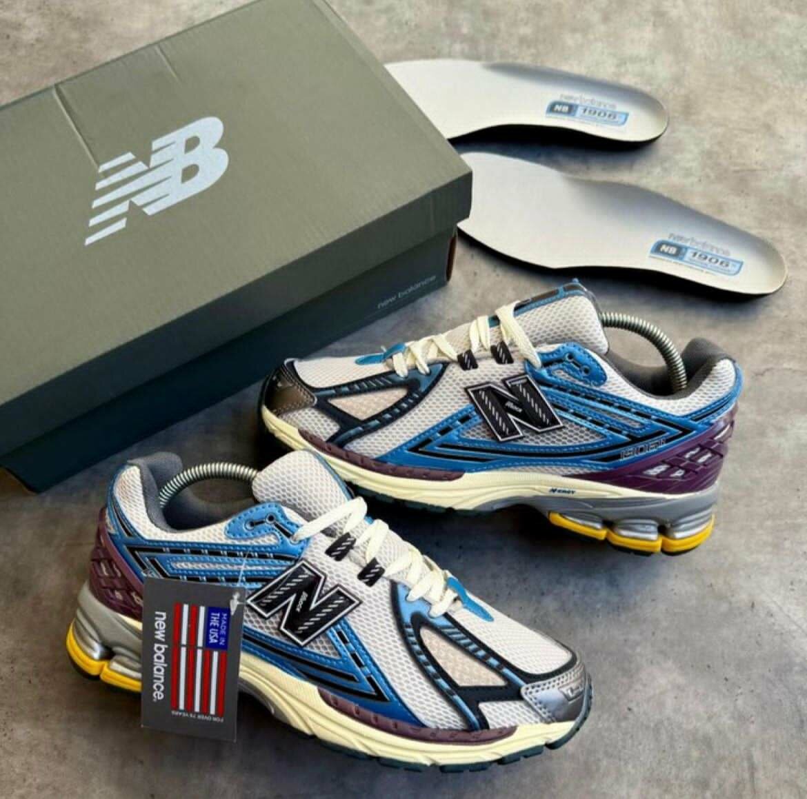 NB Sneakers