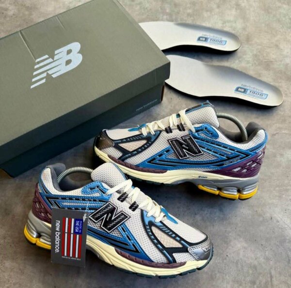 NB Sneakers