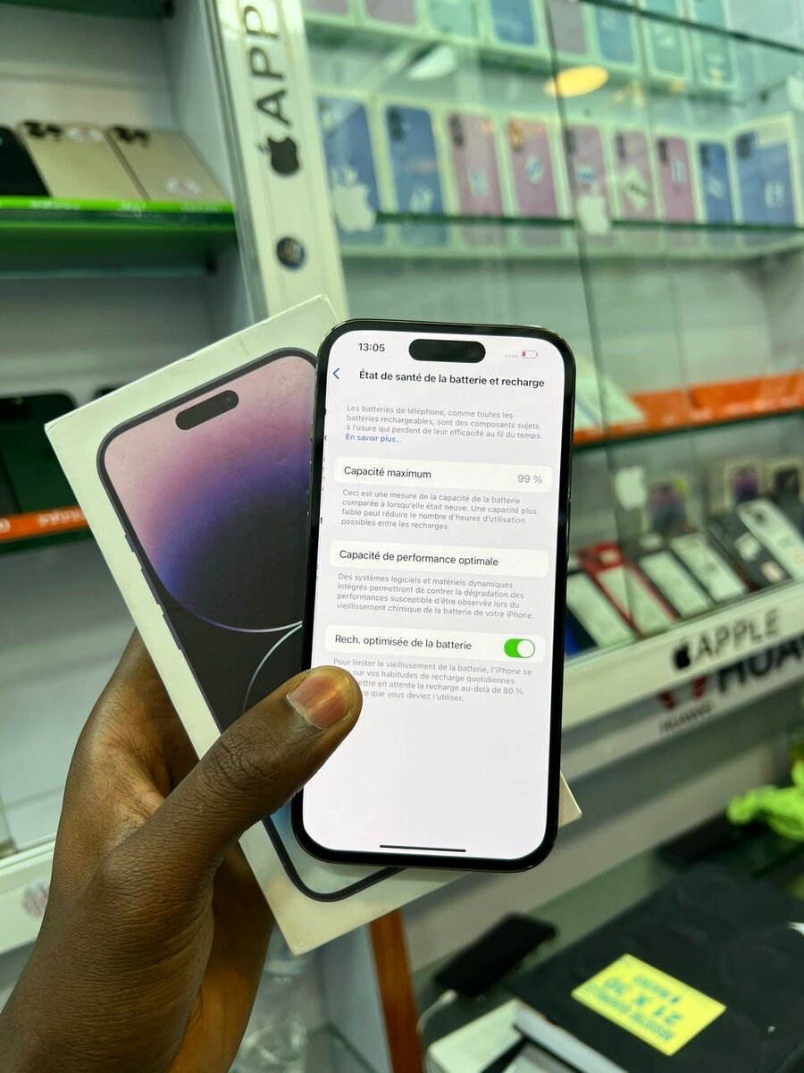 iPhone 14 Pro 128go quasiment neuf avec son carton