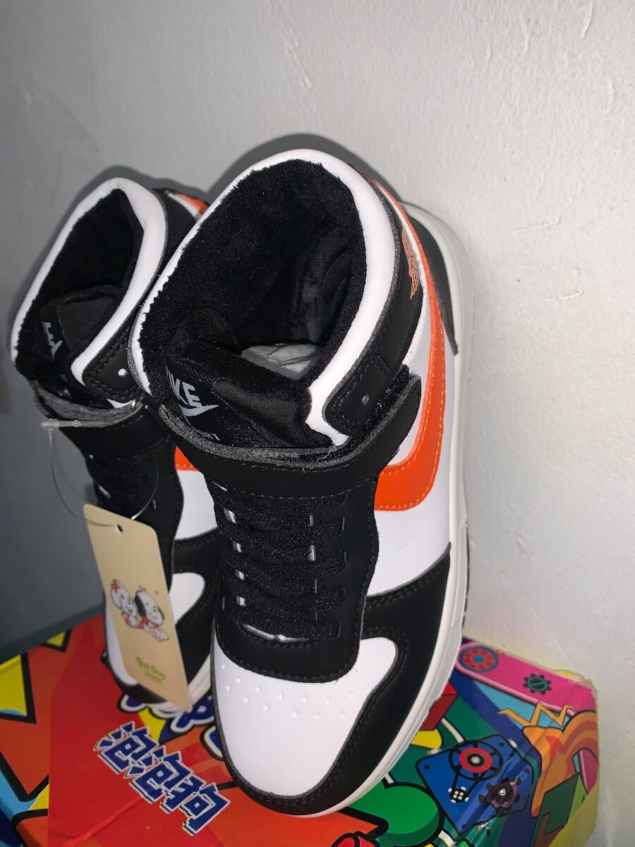 Kike sneakers