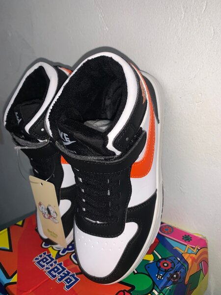 Kike sneakers