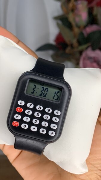 Montre numérique multifonction