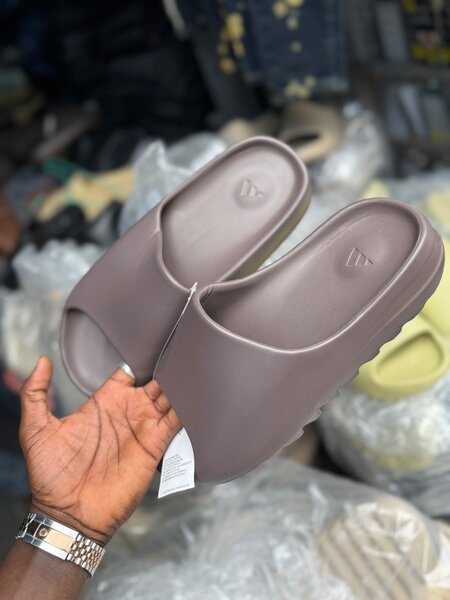 Claquettes Yeezy
