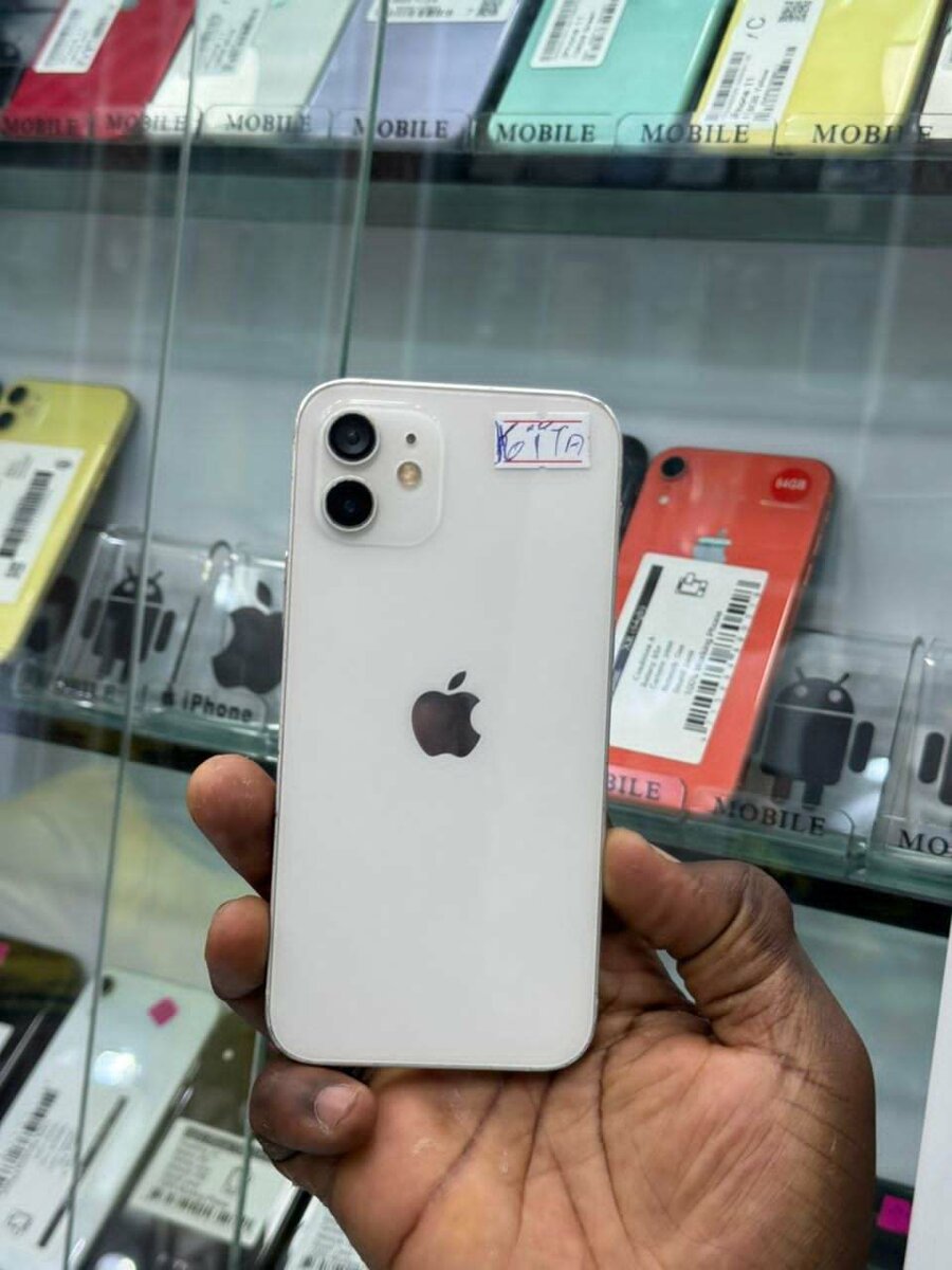 iPhone 12 simple