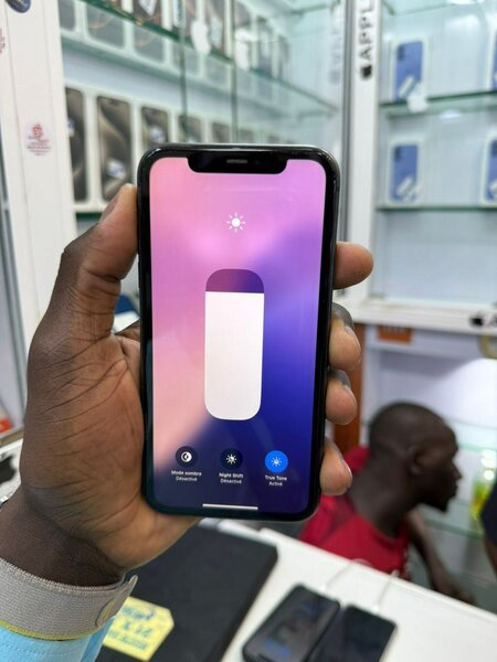 iPhone 11 Casi neuf