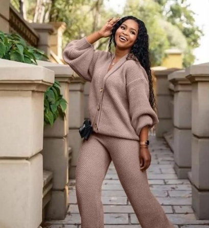 Knitted suit beige