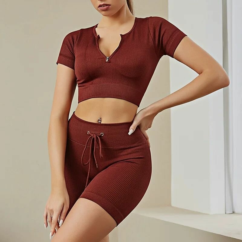 Two pieces suit