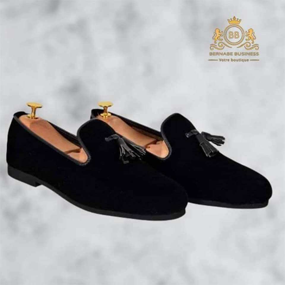 Mocassins en velours noirs élégants