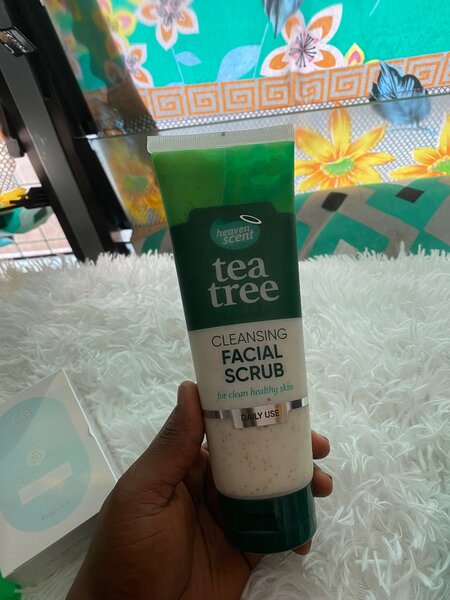 Tea tree facial scrub