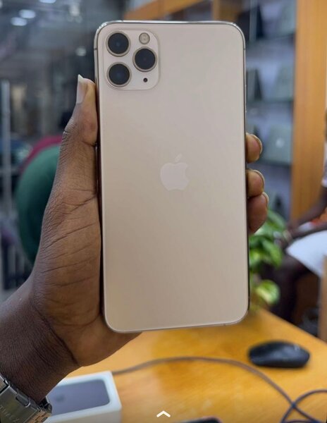 IPhone 11 Pro Max 64gig factory unlocked
