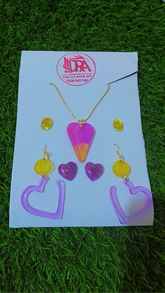 Resin jewelry