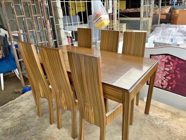 Ensemble Table et Chaises Moderne