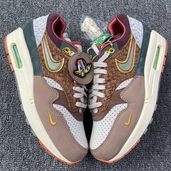 NIKE AIRMAX