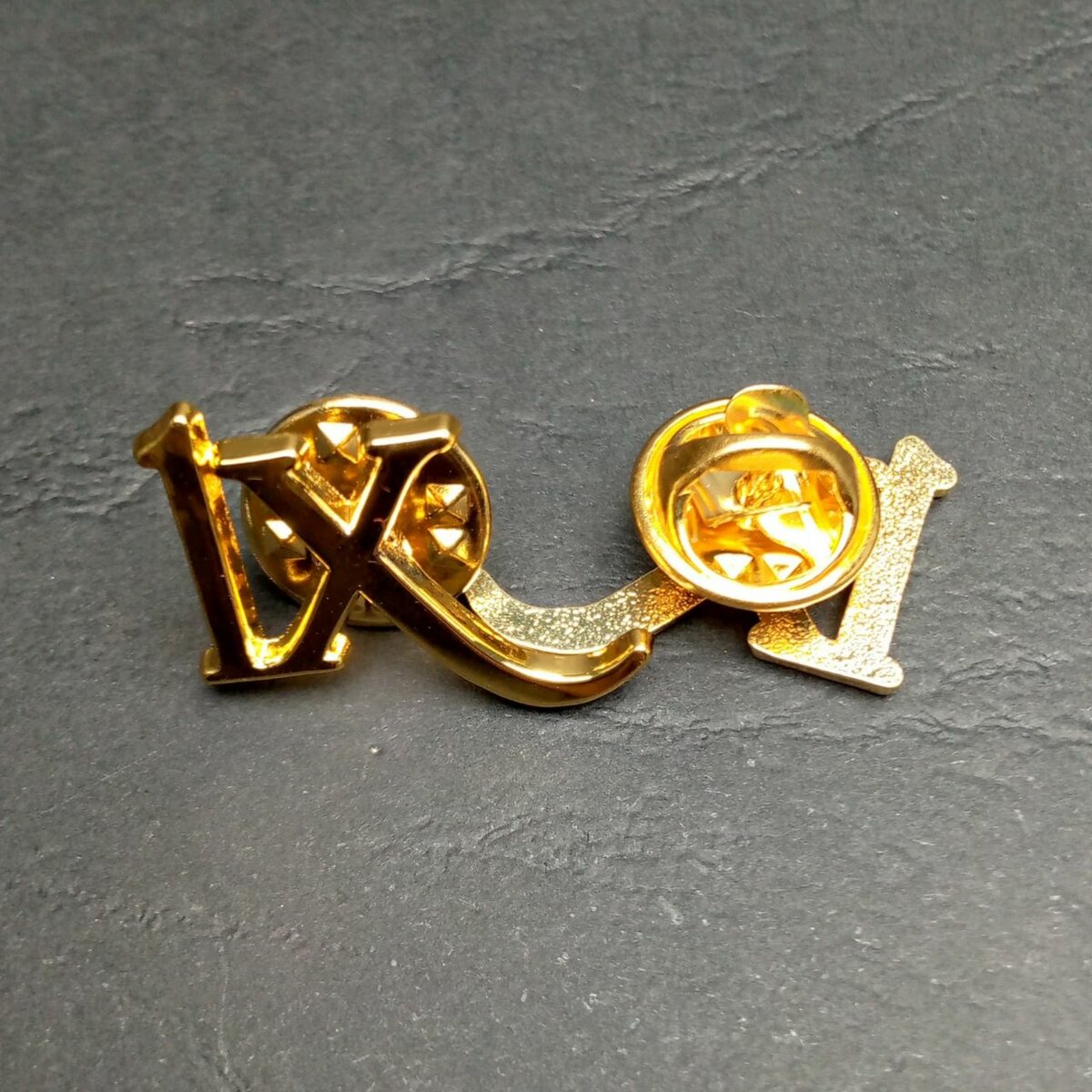 Pins 1X Chetté