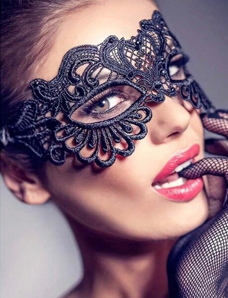 Masque dentelle élégant