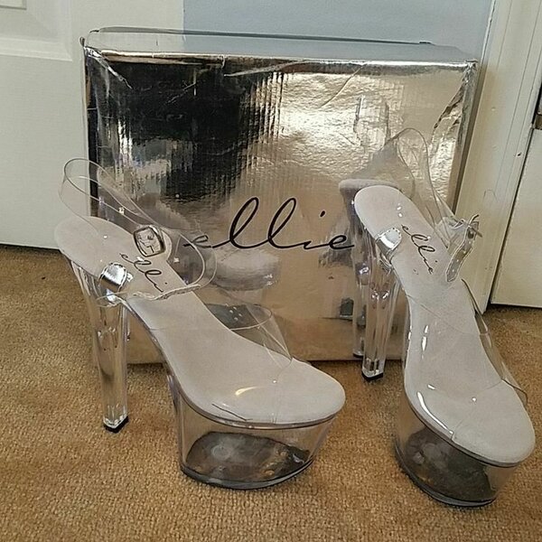T HEELS