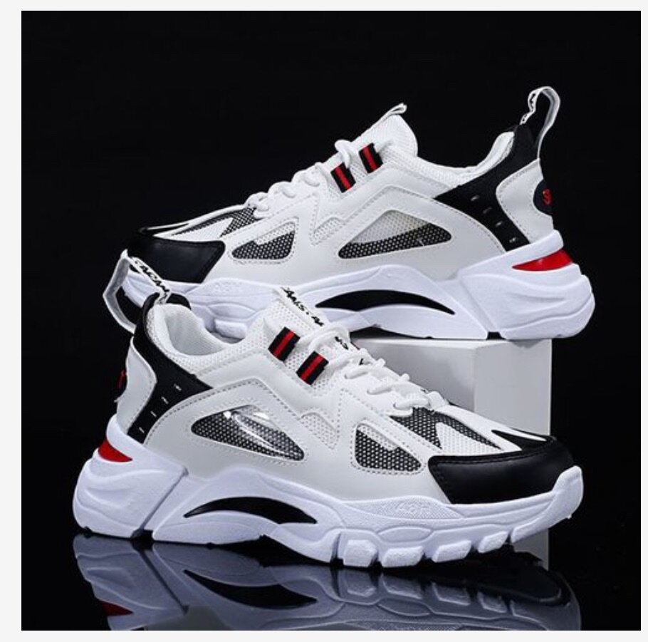 Men's Comfortable Sneakers Out