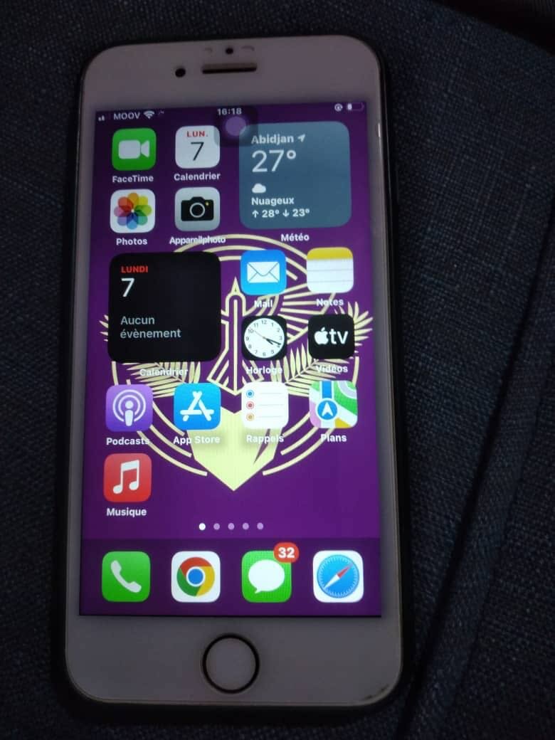 iPhone 8 simple