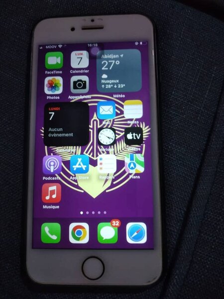 iPhone 8 simple