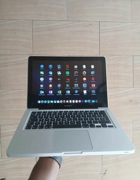 MacBook Pro 13' - Refurbished