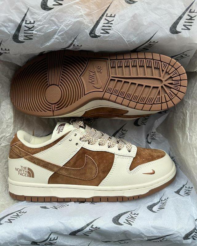 NIKE SB CLASSIC