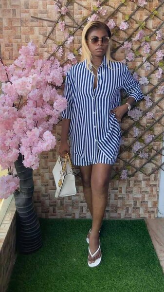 Robe chemise rayée élégante