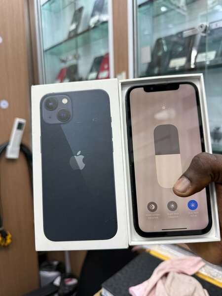 iPhone 13 simple